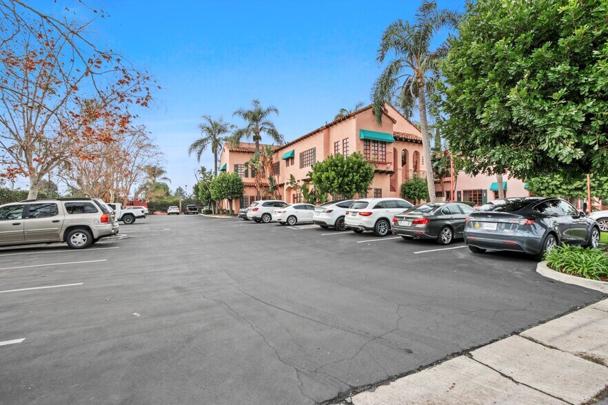 More Photos Of 1252-1254 Irvine Blvd, Tustin Medical For Lease