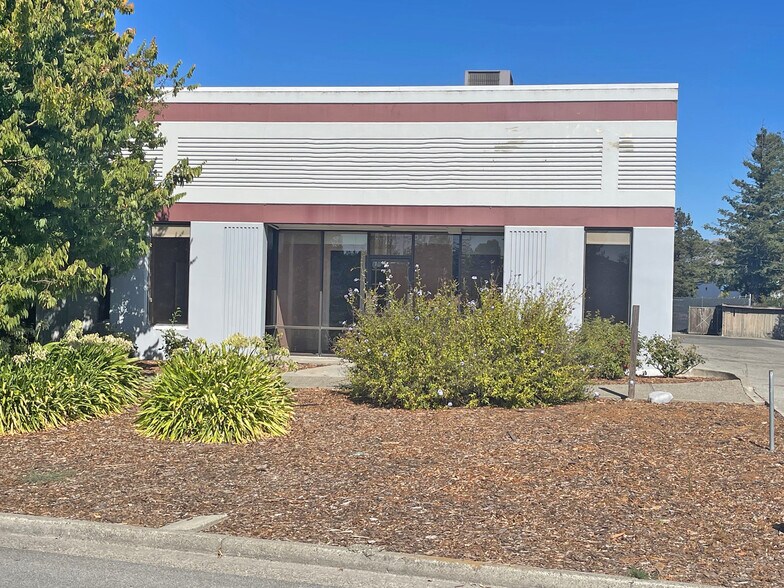 More Photos Of 1250 Holm Rd, Petaluma Warehouse For Lease