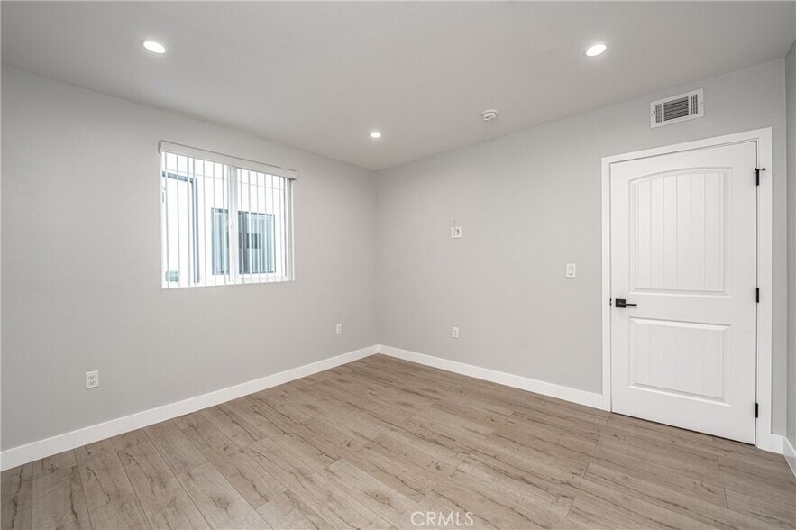 More Photos Of 433 W Gage Ave, Los Angeles Multifamily For Sale