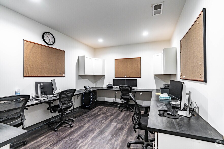 More Photos Of 610 Cave Mill Rd, Bowling Green Medical For Lease