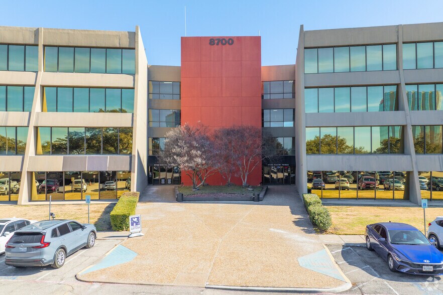More Photos Of 8700 N Stemmons Fwy, Dallas Office For Lease