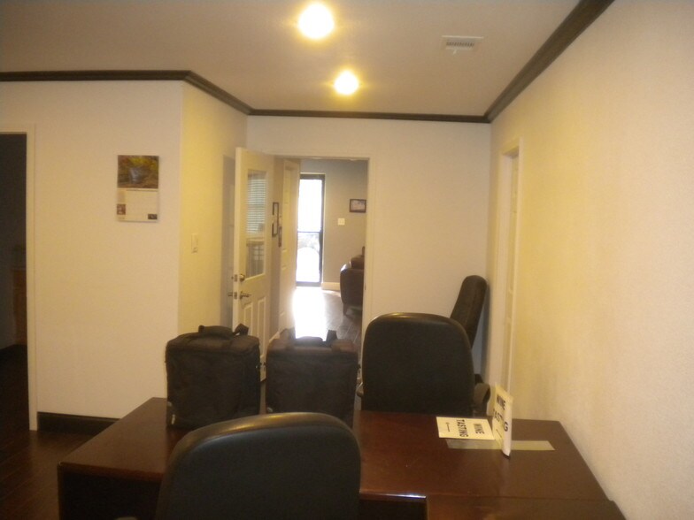 More Photos Of 14121 W Highway 290, Austin Warehouse For Sale