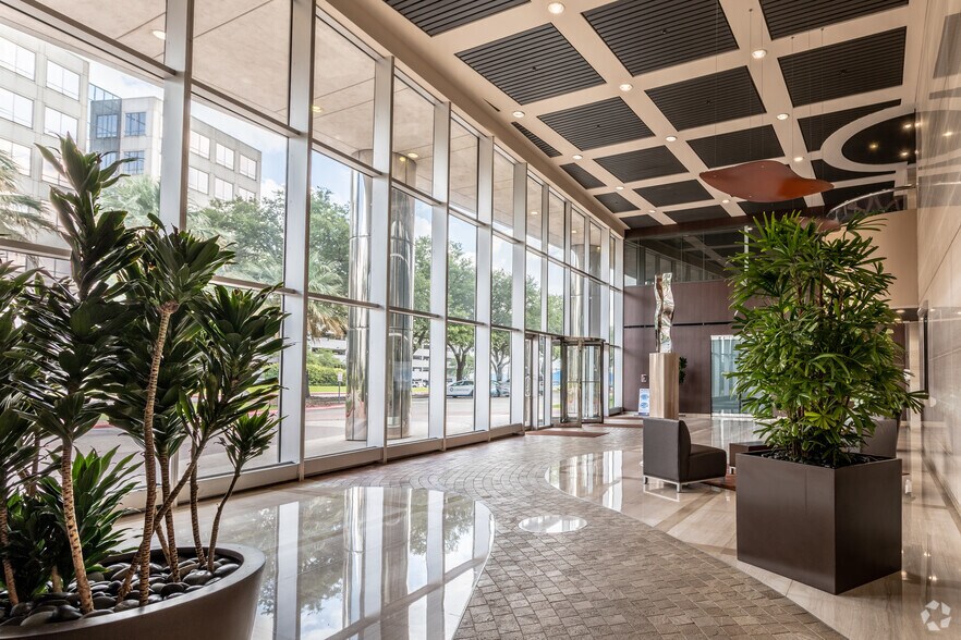 More Photos Of 10100 Reunion Pl, San Antonio Office For Sale