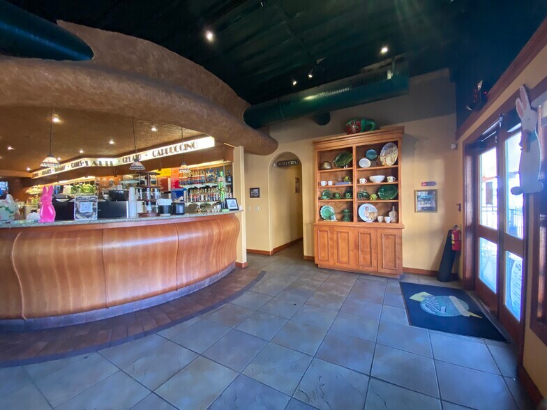 More Photos Of 3504 Highway 365, Nederland General Retail For Lease