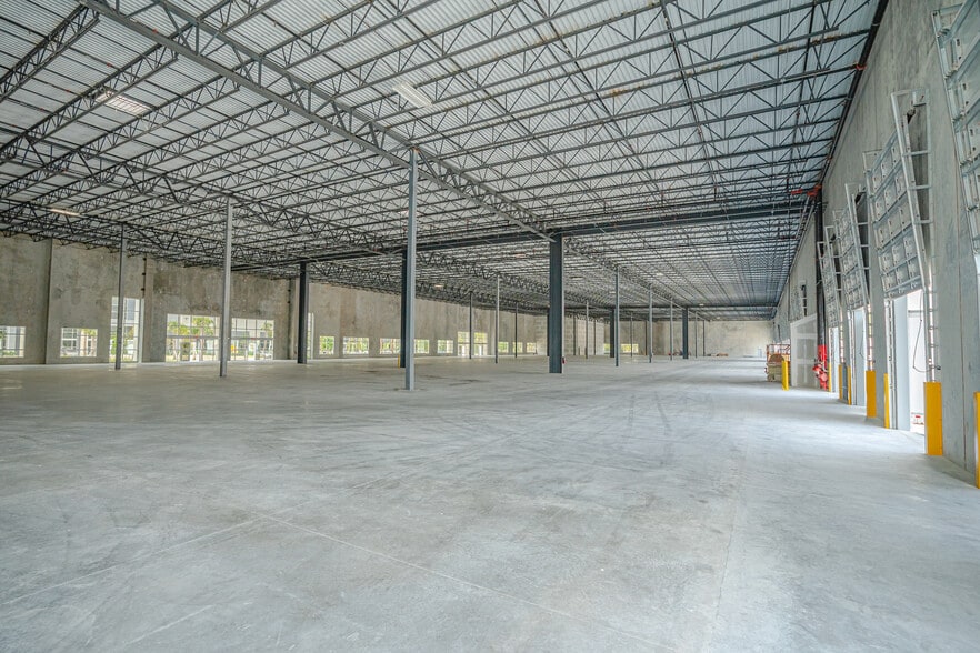 More Photos Of 1620 NW 215th St, Miami Gardens Unknown For Lease