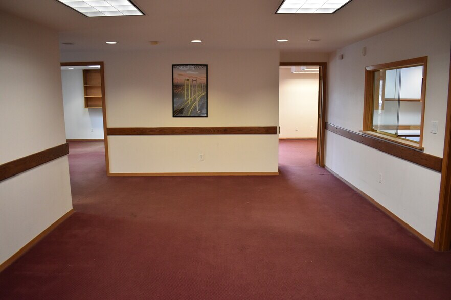 More Photos Of 6314 19th St W, Fircrest Office For Lease