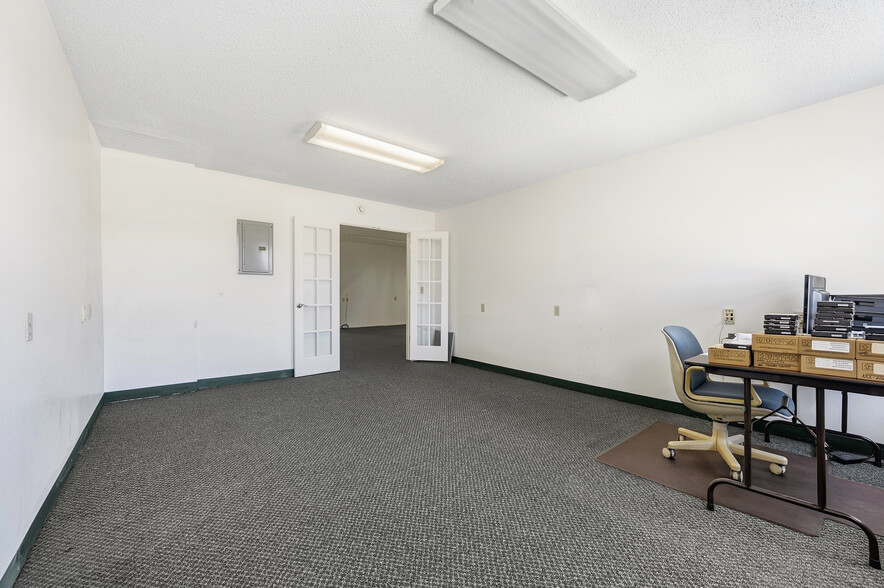 More Photos Of 628 California Ave, Pittsburgh Storefront Retail Residential For Sale