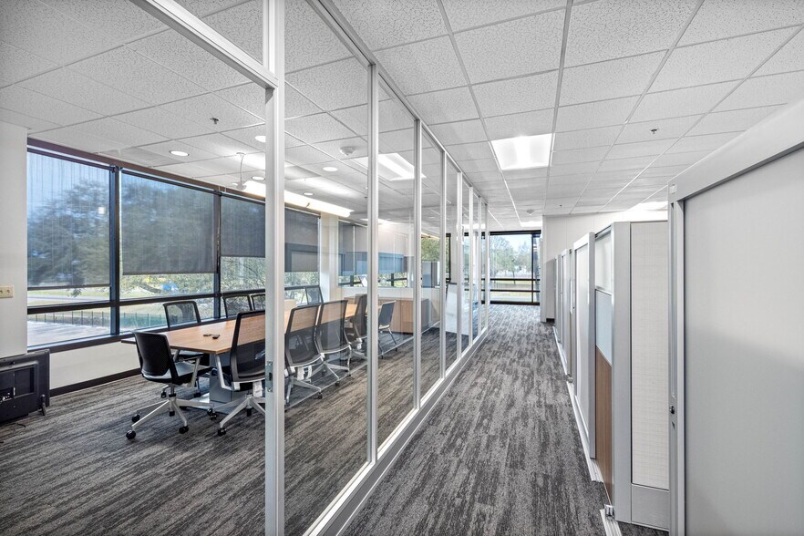 More Photos Of 6801 E Hillsborough Ave, Tampa Office Residential For Lease