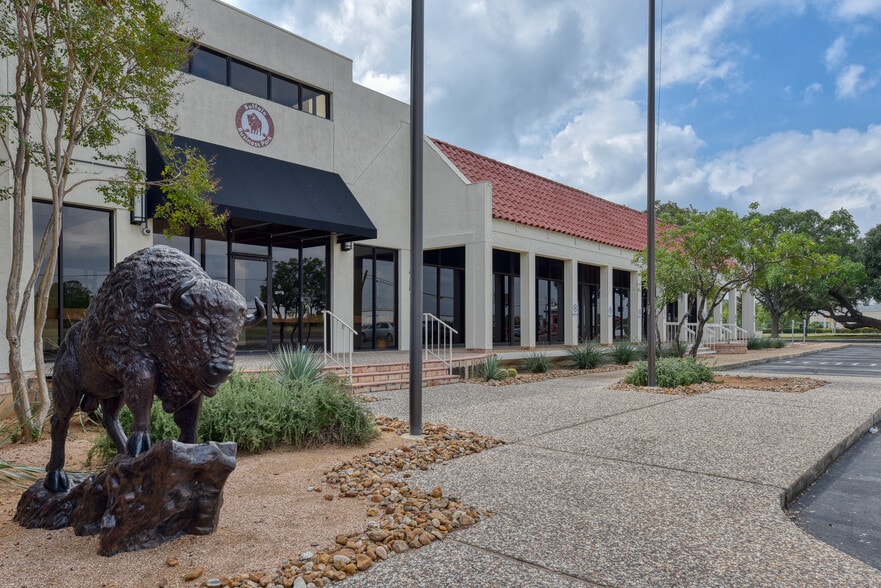 More Photos Of 700 W FM 78, Cibolo Medical For Lease