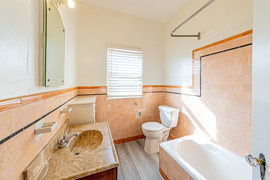 More Photos Of 1251 S Wilton Pl, Los Angeles Apartments For Sale