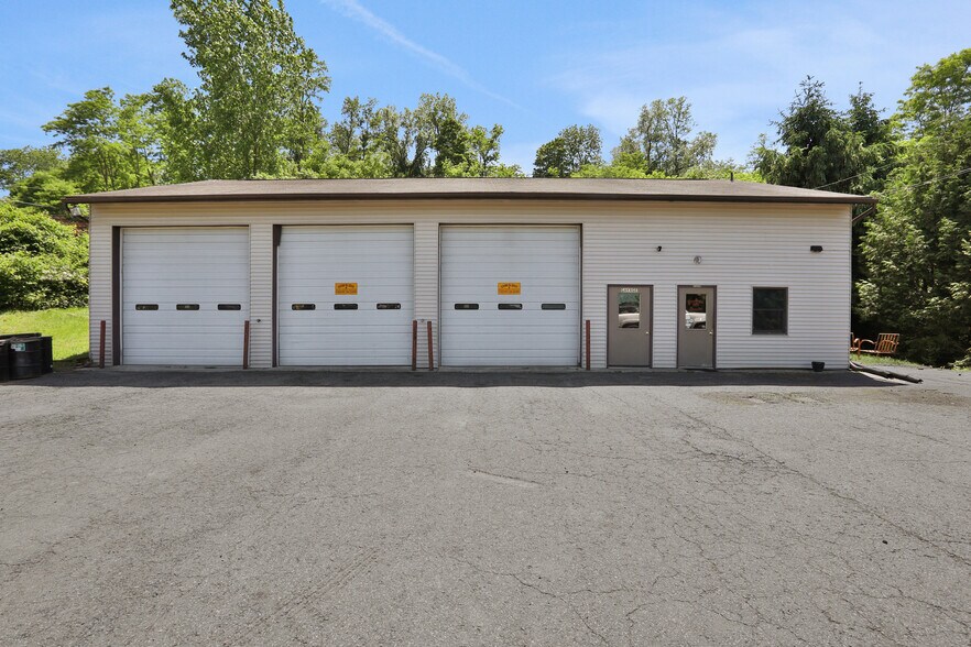 More Photos Of 16 Sloop Hill Rd, New Windsor Township Warehouse For Sale
