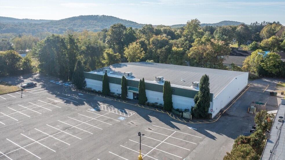 Primary Photo Of 129-145 Danbury Rd, New Milford Storefront For Lease