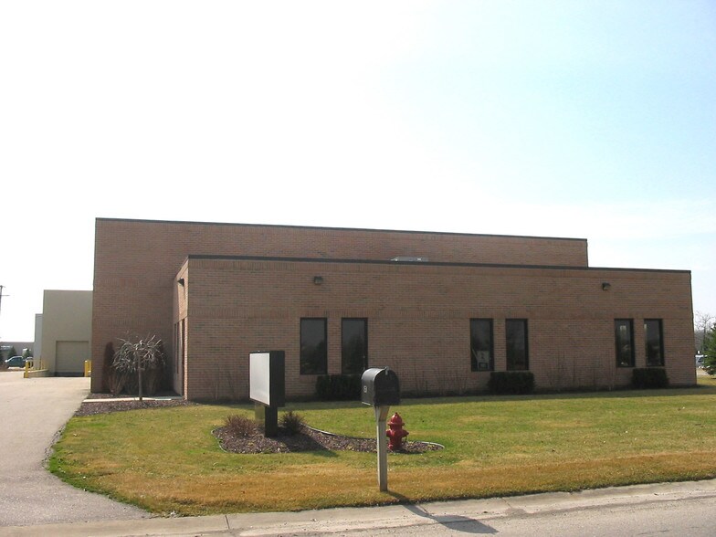 More Photos Of 151 McLean Dr, Romeo Warehouse For Lease