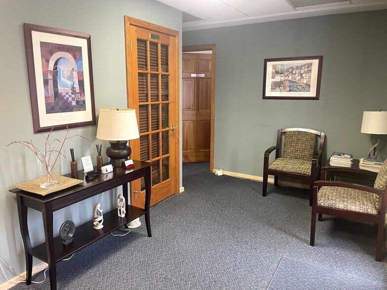 More Photos Of 2 Mystic Ln, Malvern Office For Sale