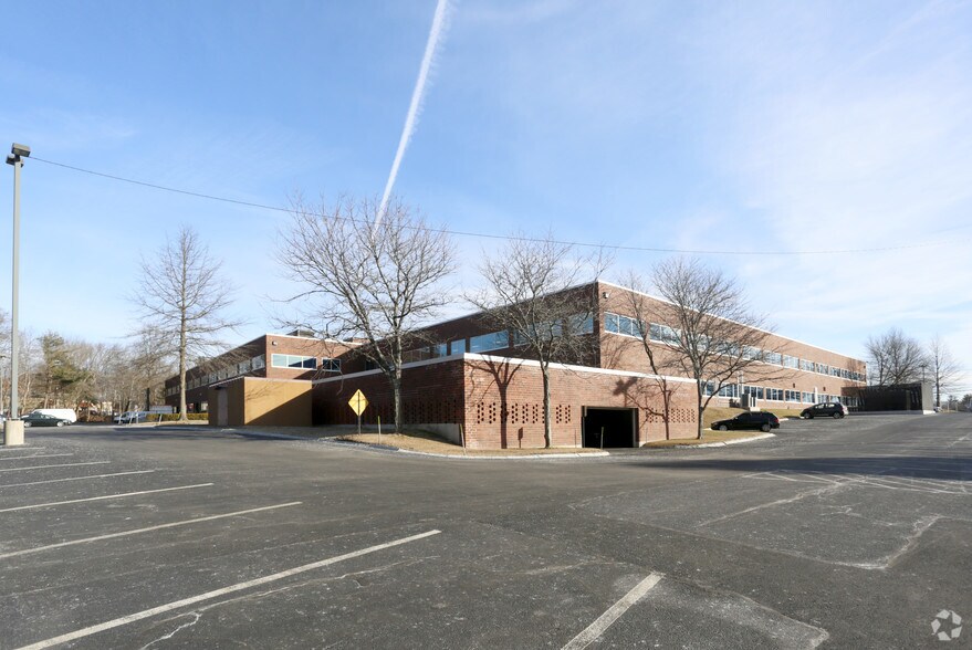 More Photos Of 805 Middlesex Tpke, Billerica Light Manufacturing For Lease