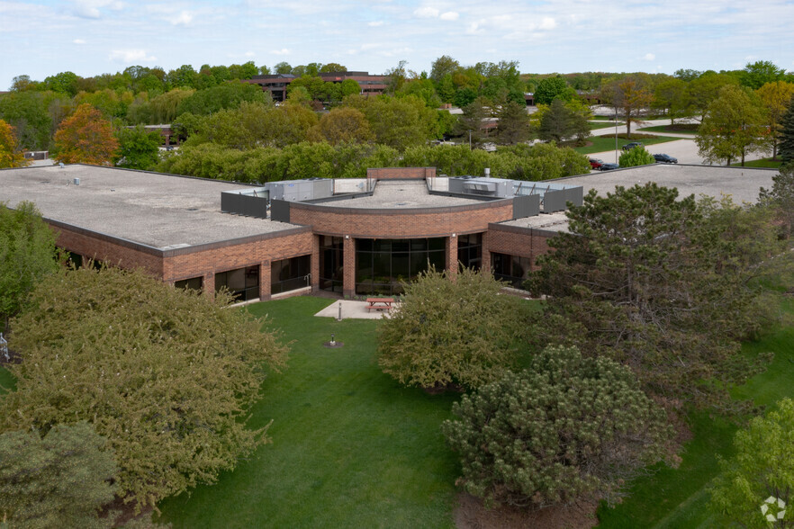 Primary Photo Of 100 N Corporate Dr, Brookfield Office For Lease