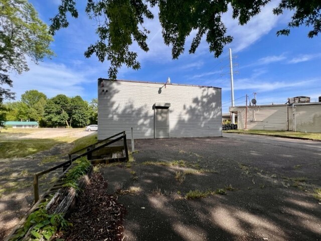 More Photos Of 988 W Bowery St, Akron Bar For Sale