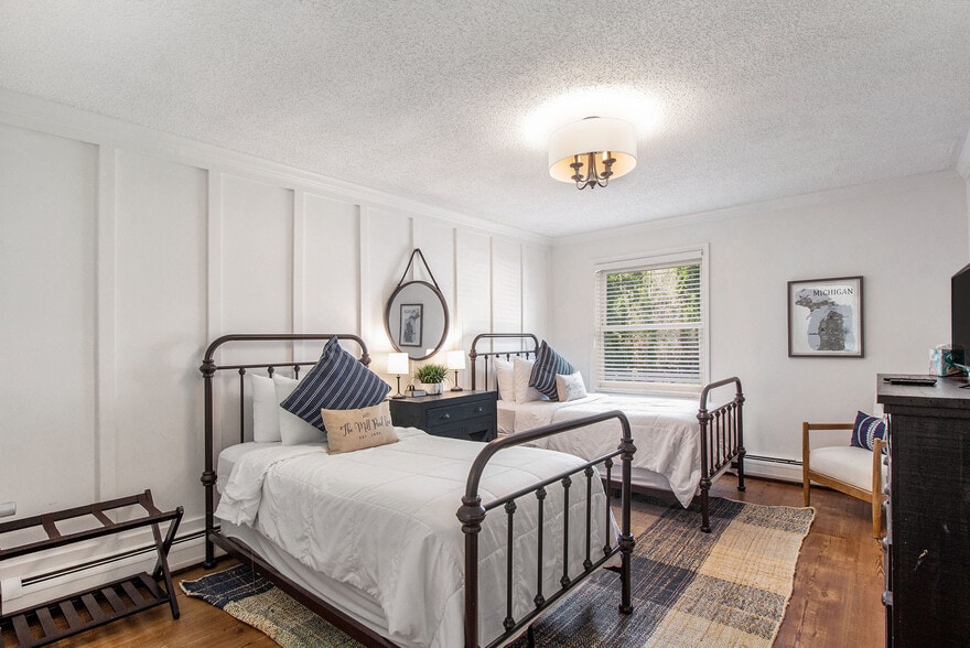 More Photos Of 155 N Main St, Village of Clarkston Hospitality For Sale
