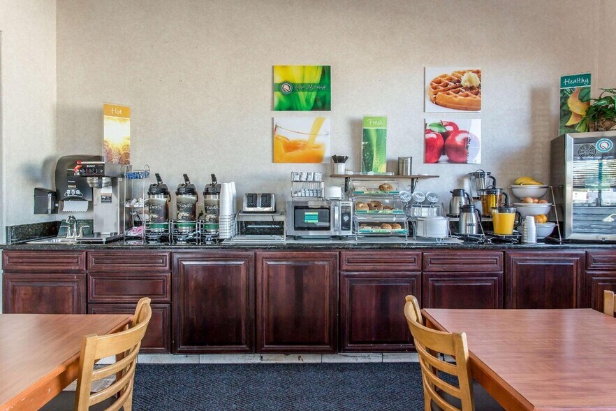 More Photos Of 180 Gunnison River Dr, Delta Hotel For Sale