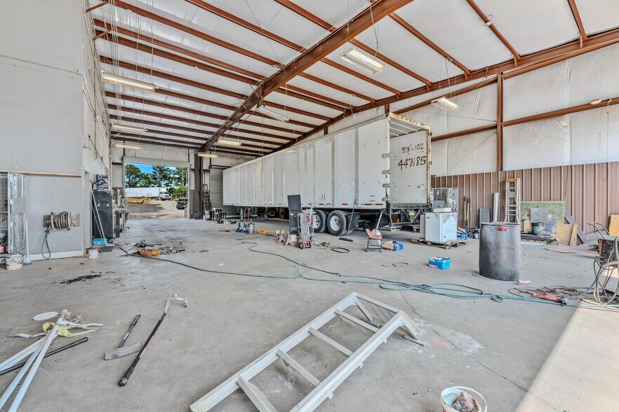 More Photos Of 1153 Bucksnort Rd, Jackson Distribution For Sale