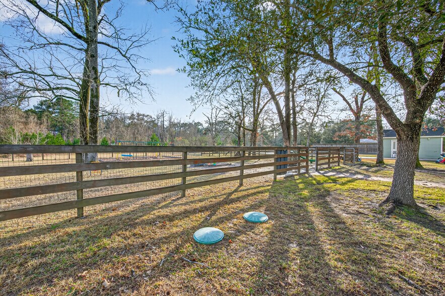 More Photos Of 8911 West Ln, Magnolia Office For Sale