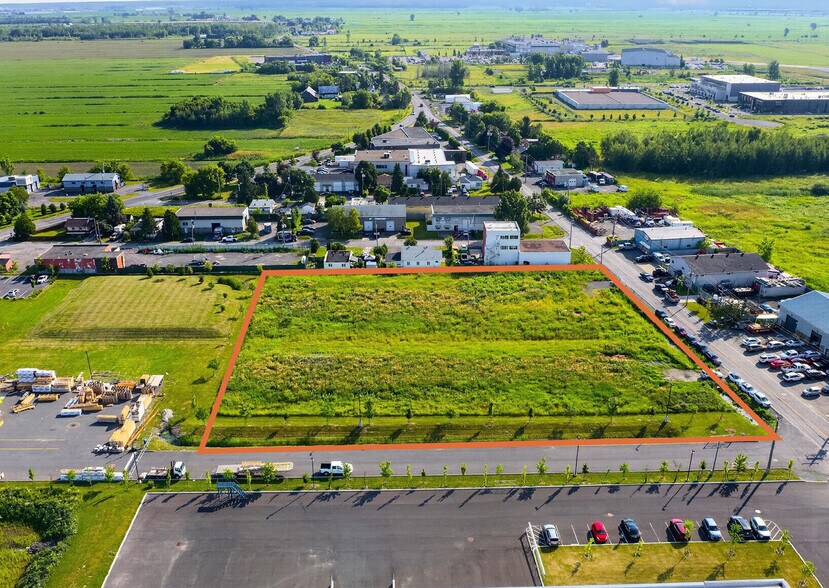 More Photos Of Rue de l’ÉNA, Saint-hubert Land For Sale