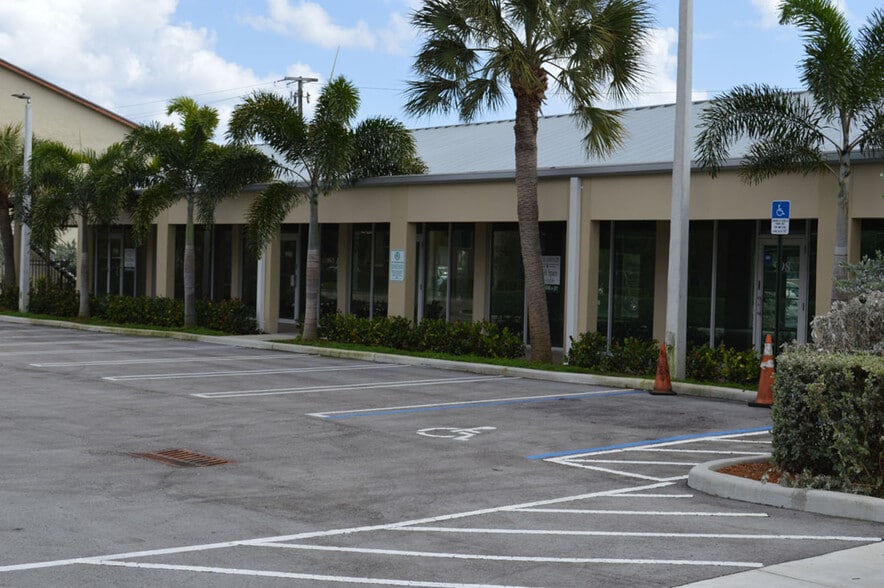 More Photos Of 960 N Federal Hwy, Pompano Beach Unknown For Lease