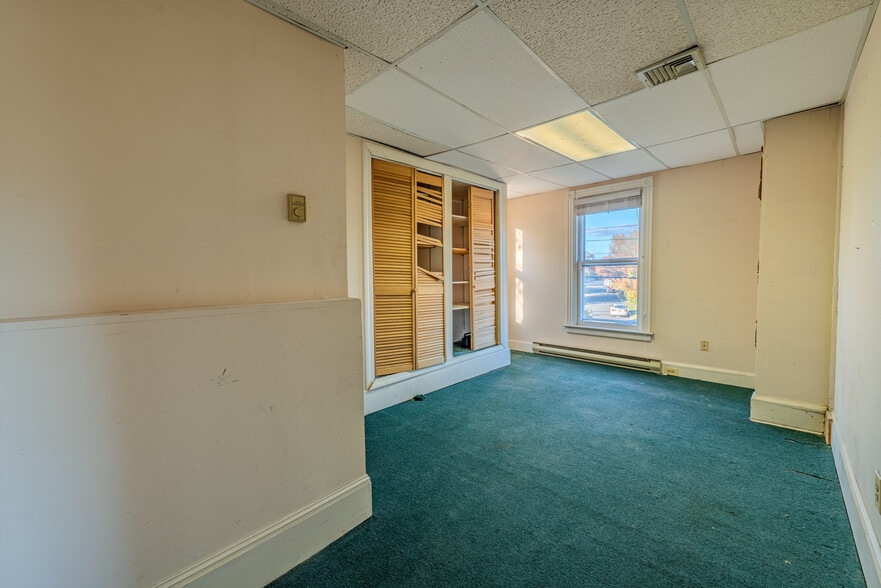 More Photos Of 177 W High St, Somerville Medical For Sale