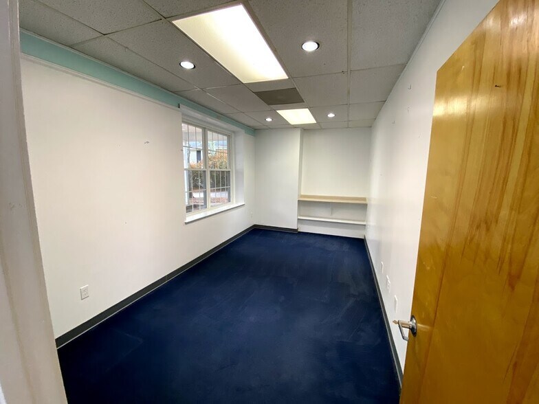 More Photos Of 395 W Avon Rd, Avon Office For Lease