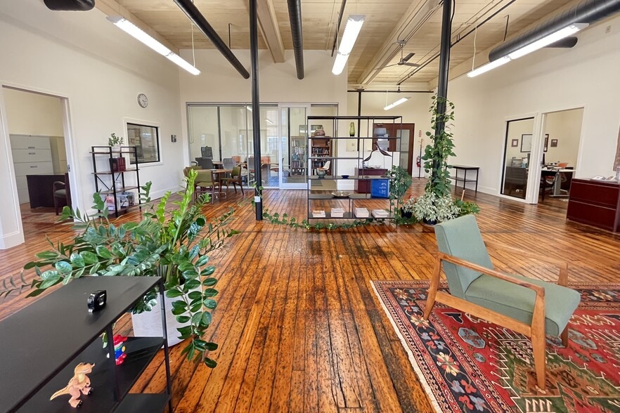 More Photos Of 250 Commercial St, Manchester Light Manufacturing For Lease