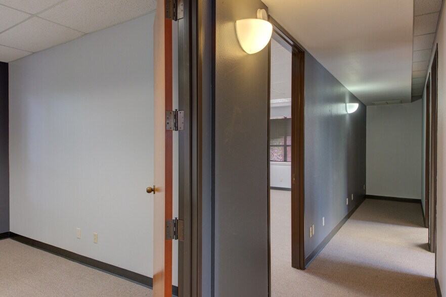 More Photos Of 11824 Jollyville Rd, Austin Medical For Lease