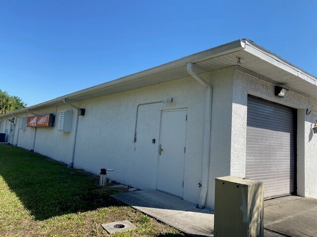 More Photos Of 240 SE Interstate Ct, Palm Bay Warehouse For Sale