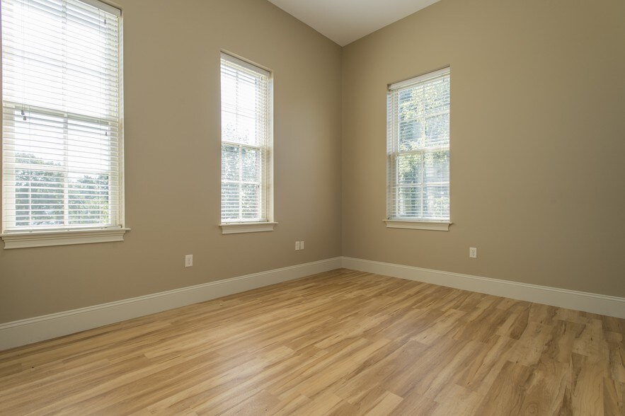 More Photos Of 28 Chestnut St, Foxborough Apartments For Sale
