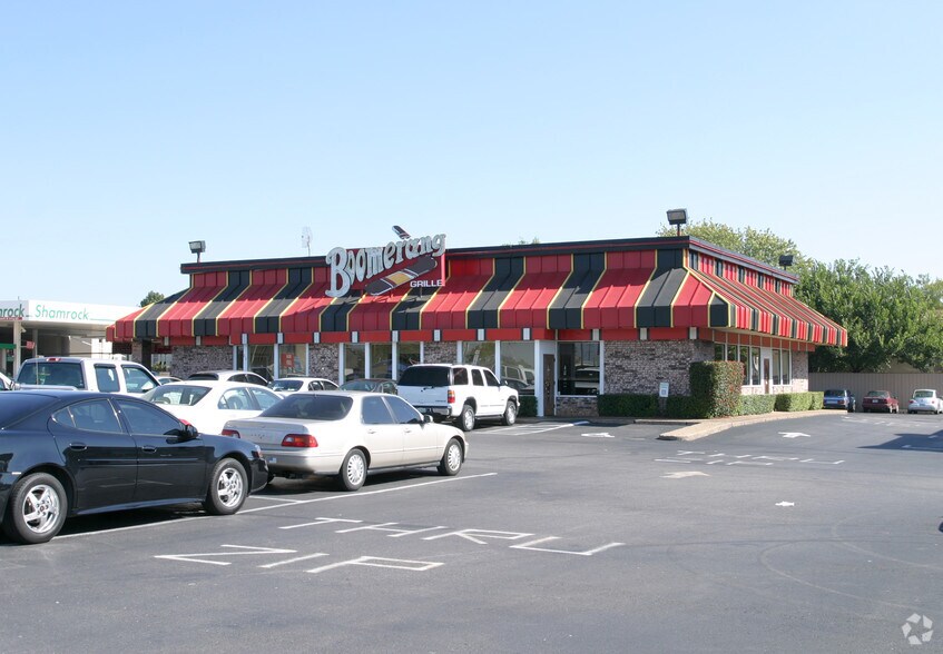 More Photos Of 212 S Air Depot Blvd, Midwest City Restaurant For Sale