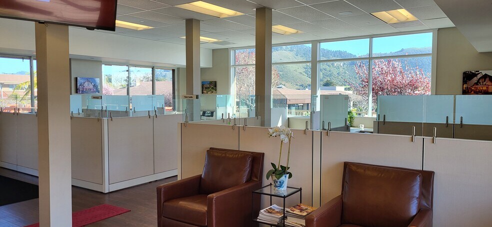 More Photos Of 26135 Carmel Rancho Blvd, Carmel General Retail For Lease