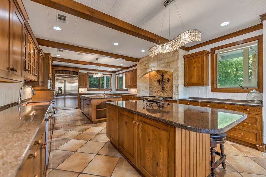 More Photos Of 43 Pool Rd, Richards Specialty For Sale