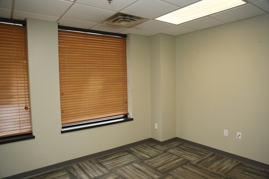 More Photos Of 215 Don Knotts Blvd, Morgantown Office For Lease