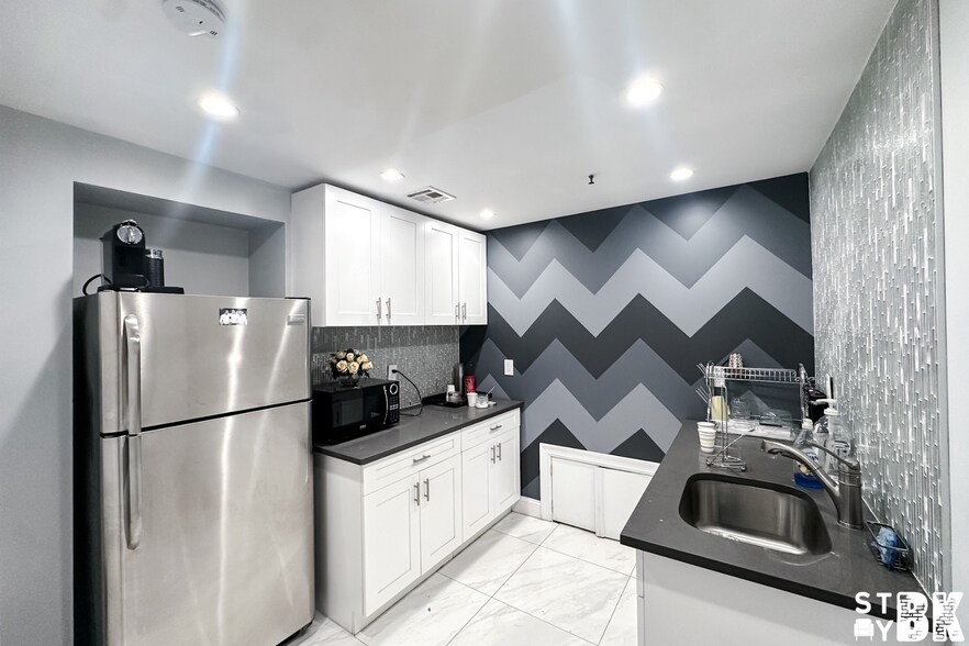 More Photos Of 1274 Fulton St, Brooklyn Storefront Retail Office For Lease