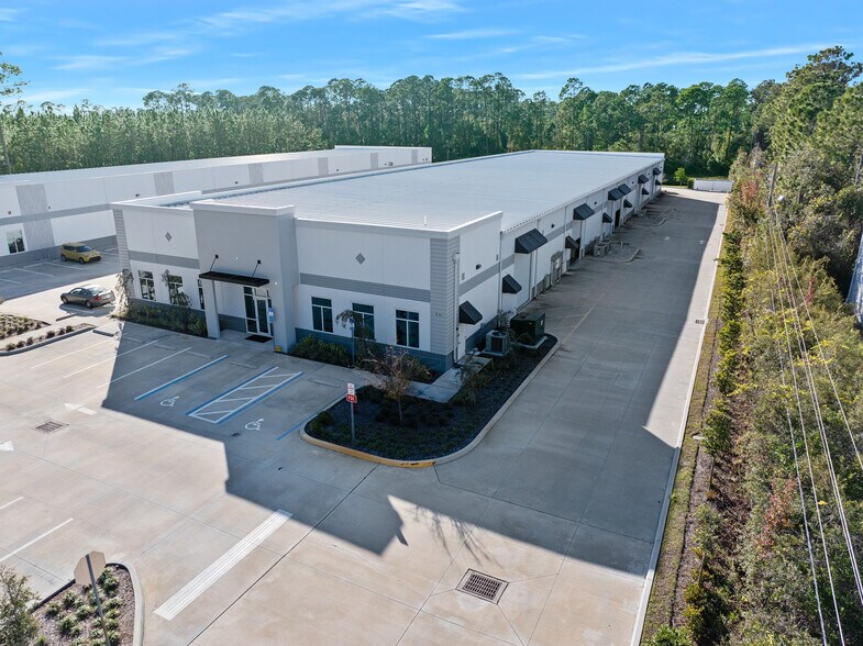 More Photos Of 836 Bill France Blvd, Daytona Beach Warehouse For Lease