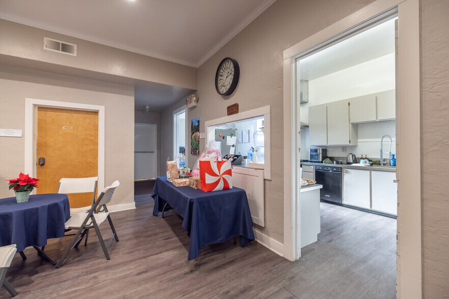 More Photos Of 628 Royer St, Roseville Schools For Lease