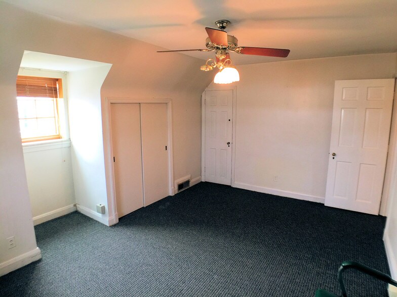 More Photos Of 402 Crain Hwy N, Glen Burnie Office For Sale