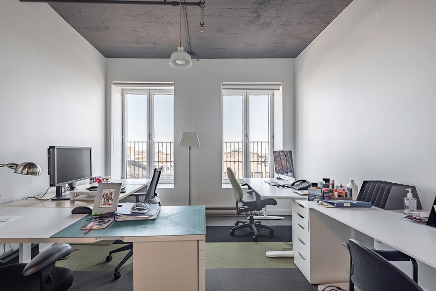 More Photos Of 4446 Boul Saint Laurent, Montréal Loft Creative Space For Lease