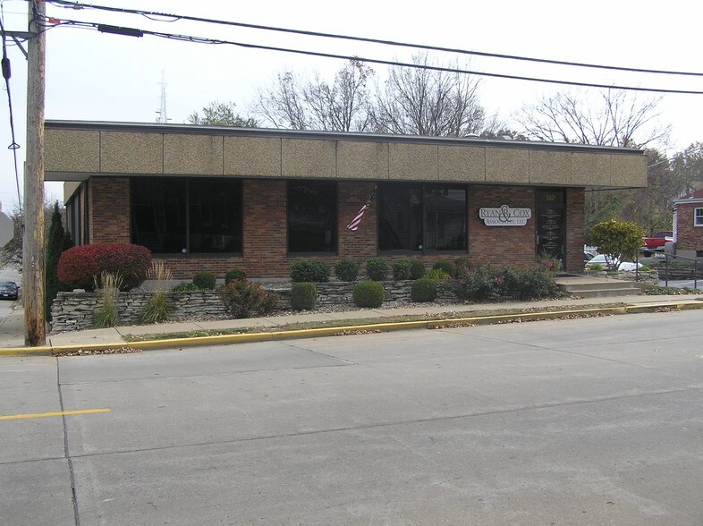 More Photos Of 320 N 5th St, Saint Charles Office For Sale