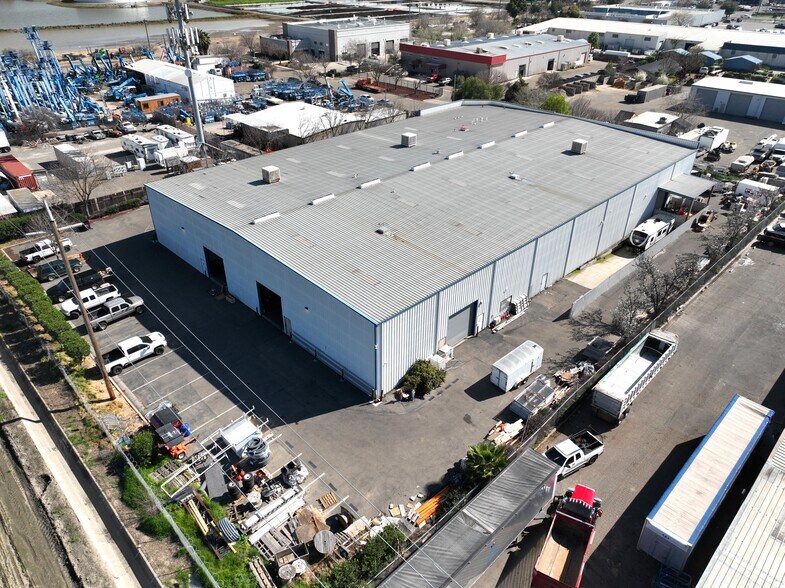 More Photos Of 157 Sloan Ct, Tracy Warehouse For Sale