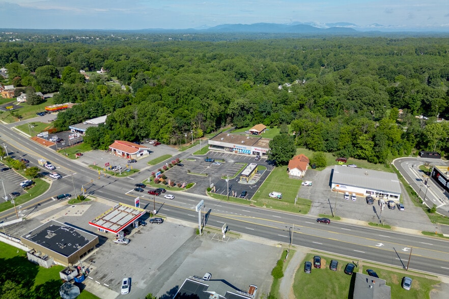 More Photos Of 4846 S Amherst Hwy, Madison Heights Unknown For Lease