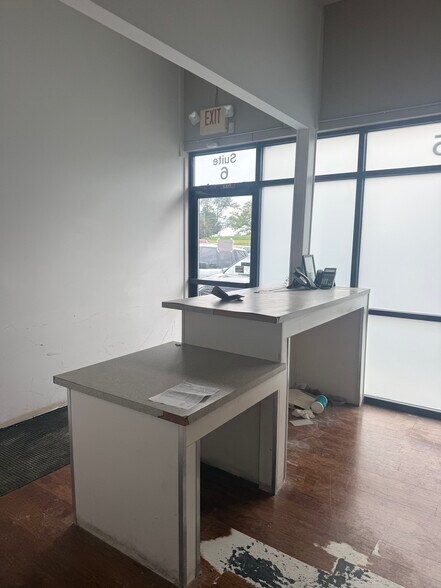 More Photos Of 3315 SW Williams Blvd, Cedar Rapids Storefront Retail Office For Lease