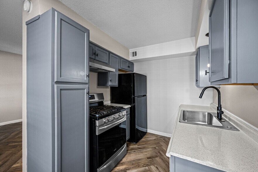 More Photos Of 5317 Junius St, Dallas Apartments For Sale