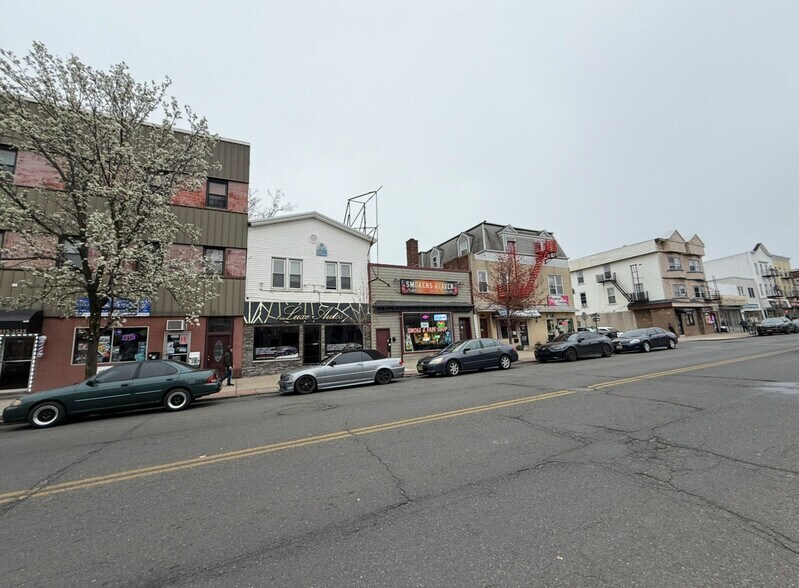 More Photos Of 718 Broadway, Bayonne Apartments For Sale