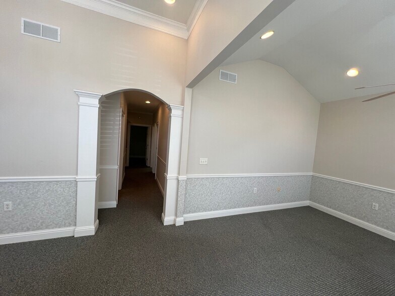 More Photos Of 5041 Dallas Hwy, Powder Springs Office For Sale
