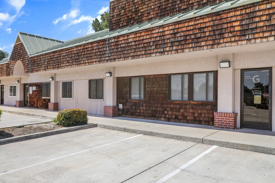 More Photos Of 8807 Thornton Rd, Stockton Storefront Retail Office For Lease
